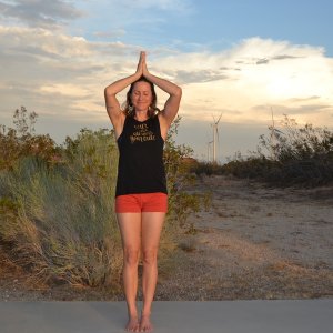 Tadasana : feet together